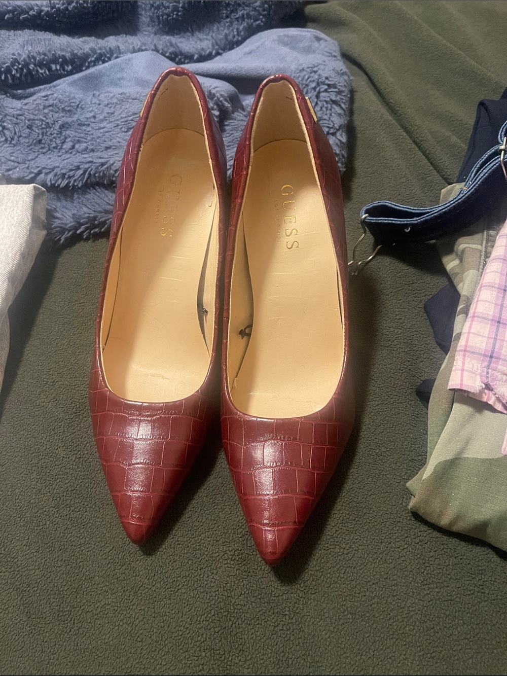 GUESS Burgundy Croc-Embossed Pointed Toe Pumps